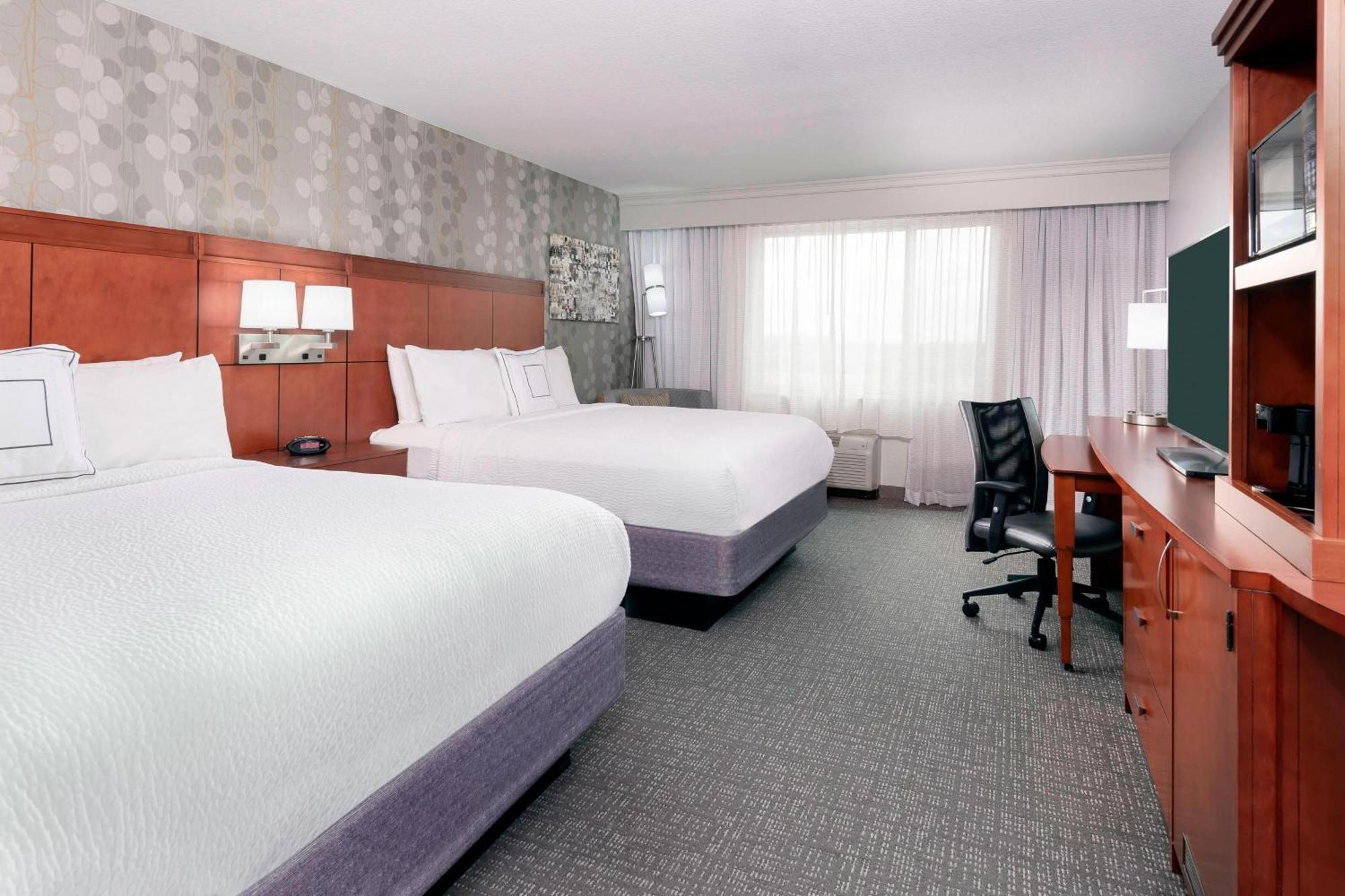 Courtyard Fort Wayne Downtown At Grand Wayne Convention Center Luaran gambar
