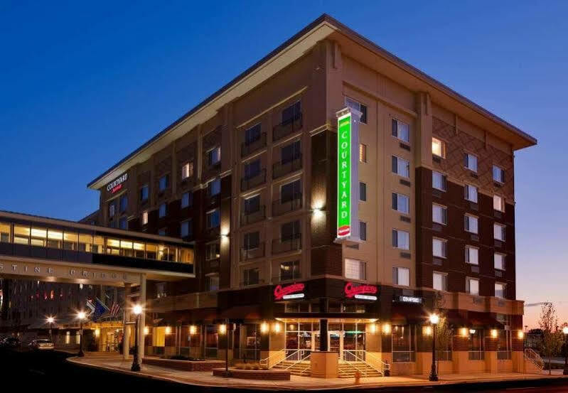 Courtyard Fort Wayne Downtown At Grand Wayne Convention Center Luaran gambar