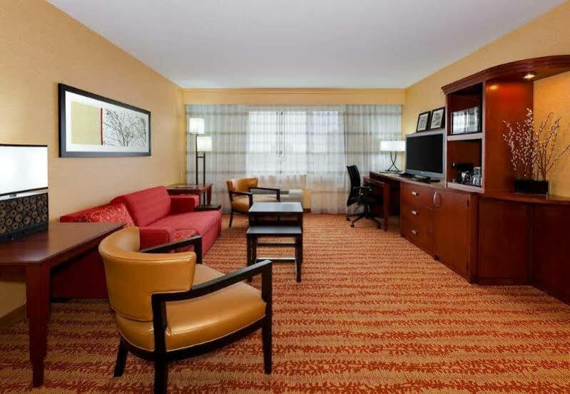 Courtyard Fort Wayne Downtown At Grand Wayne Convention Center Luaran gambar